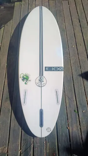 Prancha de surf 5'9 com 28 litros