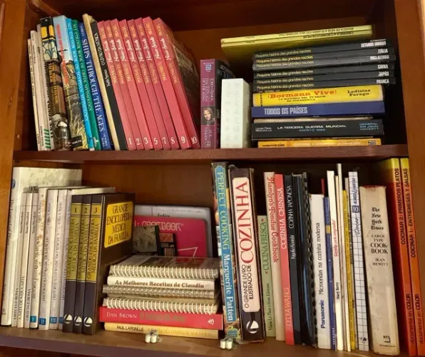 Desapego: Lote com +35 Livros Variados - Preço Fechado