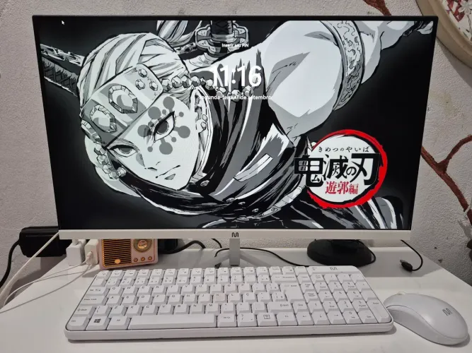 Computador All In One Ultra 23,8 Full HD Intel Celeron 4GB SSD 120GB Windows 11 Microsoft