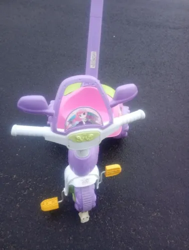 Triciclo infantil 