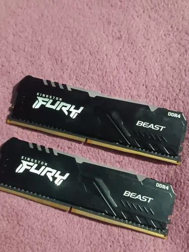 Kit Memória gamer Kingston Fury beast Ddr4 2 pentes de 8gb 3600mhz