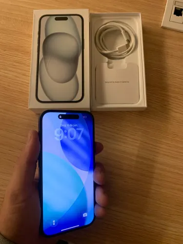 iPhone 15 impecável e sem marcas de uso