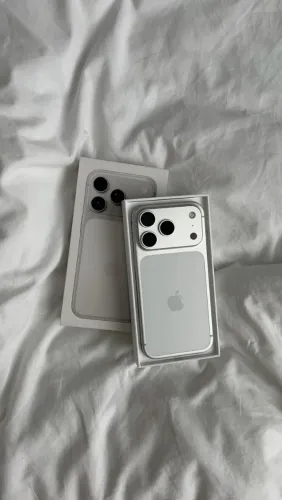 iPhone 17 Pro Silver -256 ( Lacrado ) só hoje
