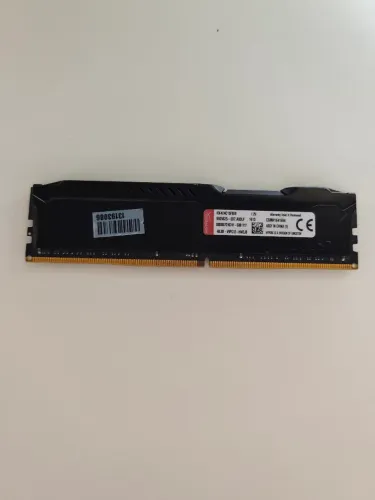 Memória DDR4 FURY 8 GB.