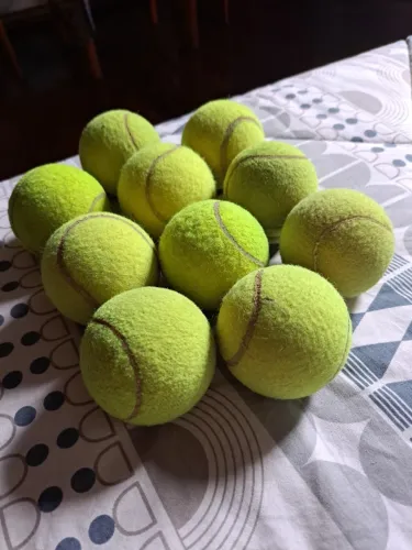 10 bolas de tênis usadas