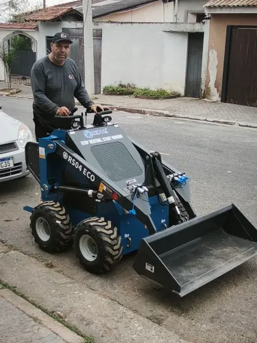 Mini carregadeira Rippa - a menor