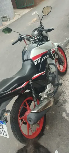 Vendo ou troco Titan s