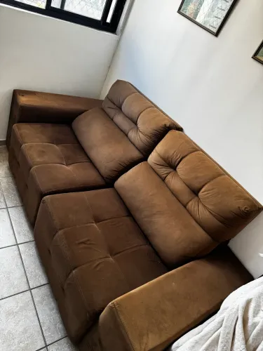 Sofá marrom retrátil