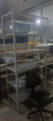 Vende-se partilheiras e bancadas