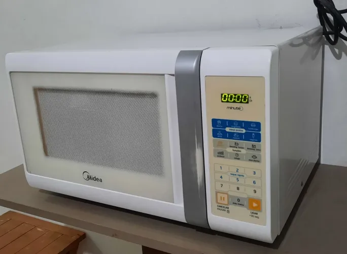 Microondas Midea 26L ((ENTREGO))