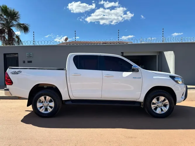 Toyota Hilux CD SRV 4X4 2.8 TDI Diesel Aut. 2018