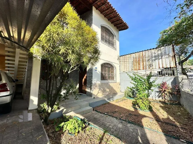Casa Duplex Ideal para Morar ou Investir!