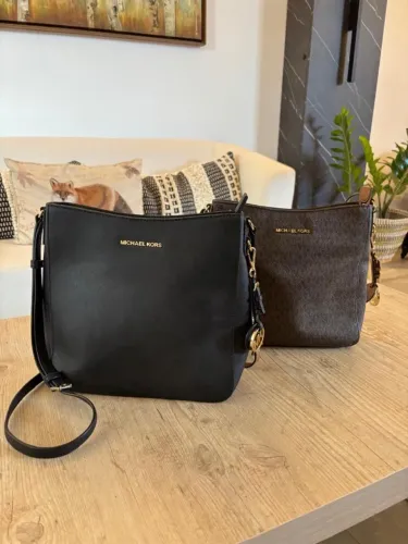 Bolsas Michael Kors originais, R$499 cada uma