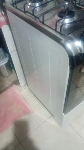 Vendo fogão Eletrolux 4 boca conservado poucas marcas de uso 