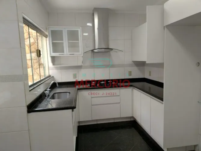 Casa para aluguel e venda com 274,78 m² e 3 quartos em Vila Nova Cidade Universitária, Bau