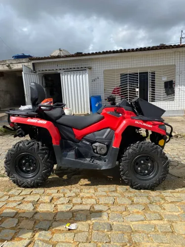 QUADRICICLO CAN-AM 570 2023