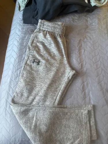 Calça Under Armour cinza p