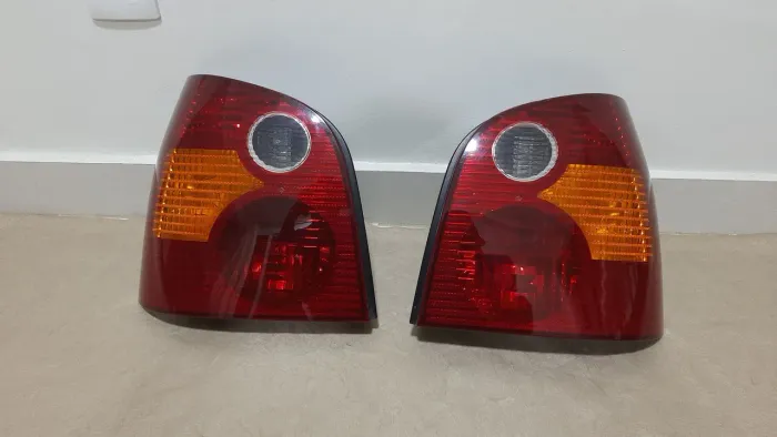 Lanternas Volkswagen Polo Hatch 2002 até 2006 - Originais 