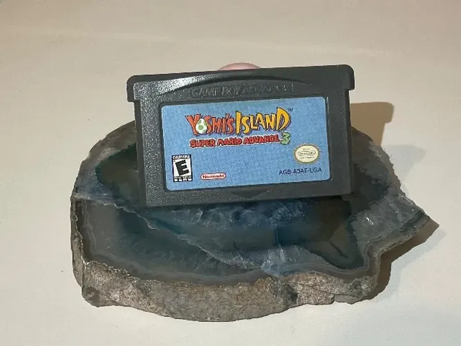 Cartucho do jogo Yoshi Island Game Boy Advance