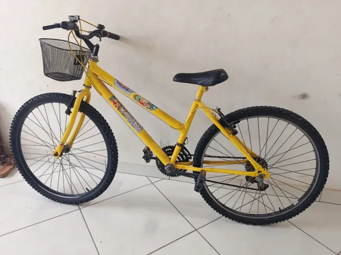 Vendo uma bicicleta 