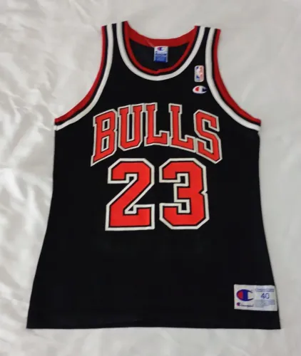 Camiseta Vintage Chicago Bulls Michael Jordan NBA Champion Tamanho 40  Preta Anos 90