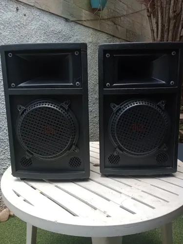 Caixa de som 10p com alto falante JBL e driver QVS