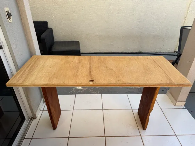 Mesa em madeira 