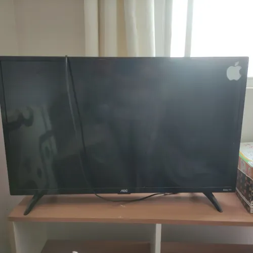 Vendo TV AOC 32' com DEFEITO.