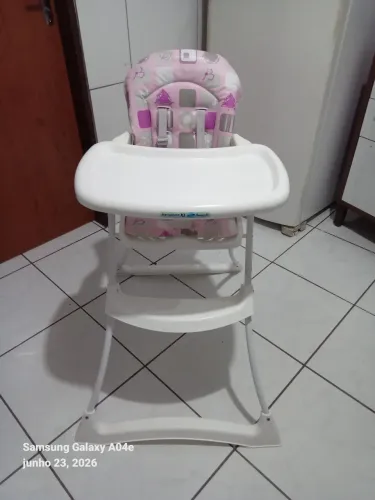 Cadeira de alimentação burigotto semi Nova 