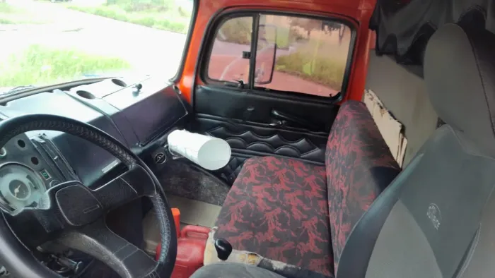 Caminhão Baú MB 1313 ano 80