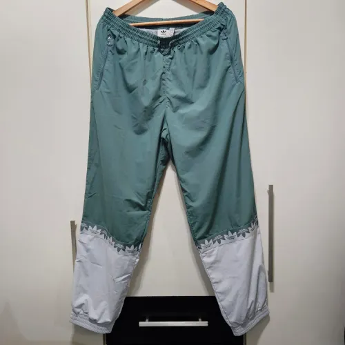 Calça XG ADIDAS Adicolor Sliced Trefoil