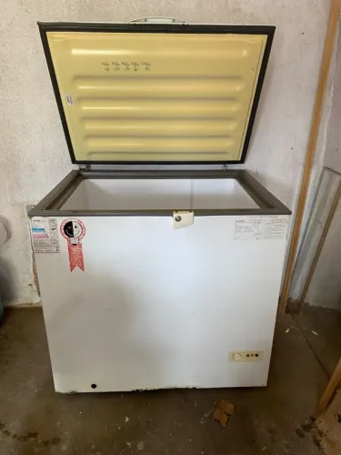VENDO FREEZER
