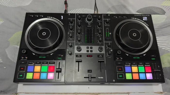 OPORTUNIDADE Controladora DJ Hercules Inpulse 500 + Cabos