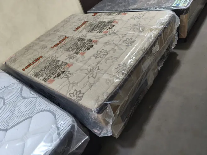 Cama box casal Queen