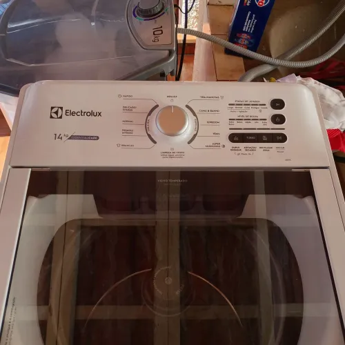 Vendo máquina de lavar 14 kilos em perfeitas condições pra vender logo $1.000 tem garantia