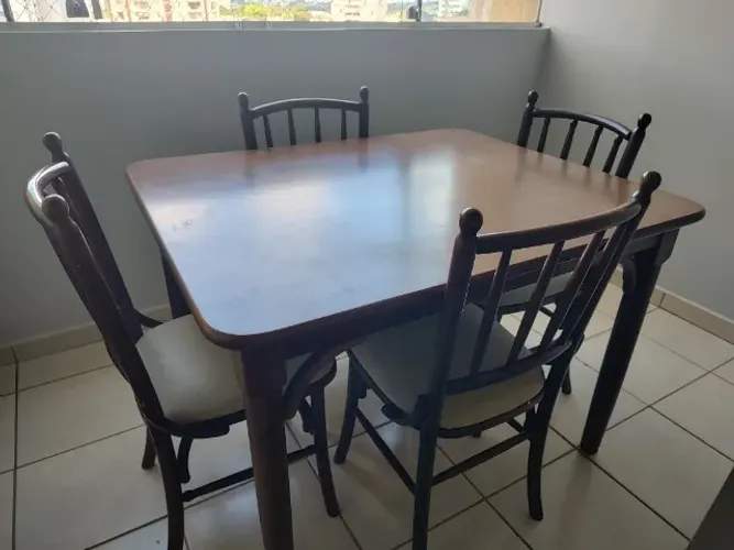 Doação de mesa de jantar