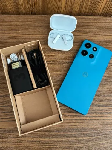 Motog 75 256g - Edição especial com moto Buds <br><br>Valor: 1250,00