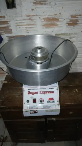Máquina  de fazer algodão doce. 