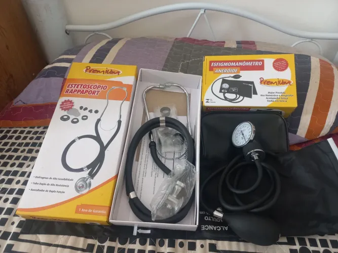 KIT ESTETOSCÓPIO + ESFIGMOMANÔMETRO - PREMIUN