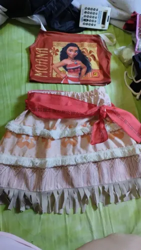 Fantasia Moana, semi-nova, veste até 7/8 anos