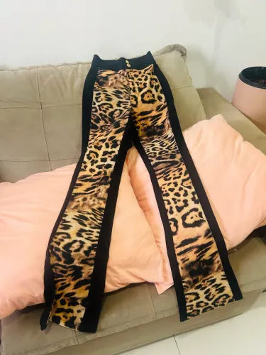Calça flare lacça perfume, tamanho P