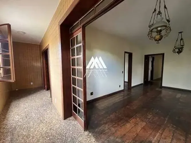 Alugo apartamento com 02 pavimentos no Universitário - Itaúna/MG