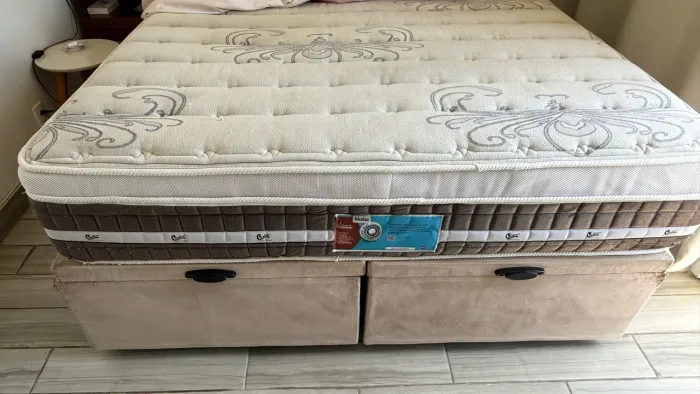 Cama box com baú