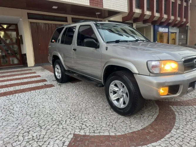 Nissan Pathfinder SE Luxo 3.5 V6 24V 243cv 2004