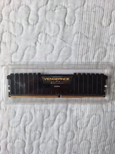 Memória RAM Corsair Vengeance LPX 8gb DDR4 2400 mhz