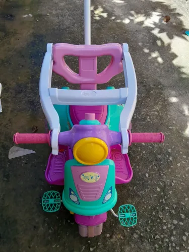 Triciclo Semi novo