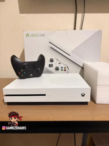 Xbox One S 1TB com leitor - Aceito Cartão | C/ Garantia