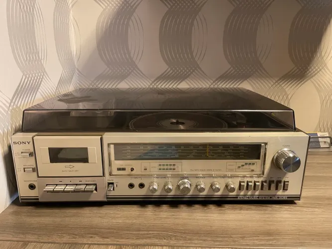 Aparelho de Som Vintage Sony HMK-353BS 3 em 1 com Toca-Discos, Rádio e Cassete