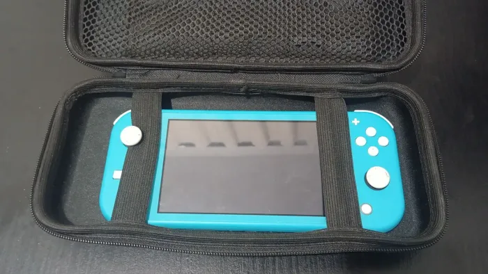 Nitendo switch LITE com cartao de memoria 64gb + case do mario + pokemon violet (opcional)