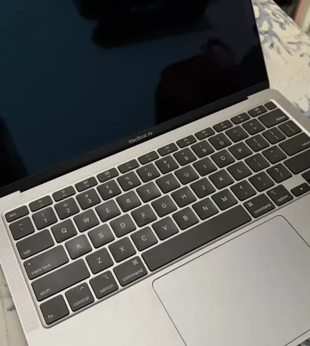 MacBook Air Retina 13" 2020 | Intel Core i5 | 8 GB RAM | SSD 512 GB